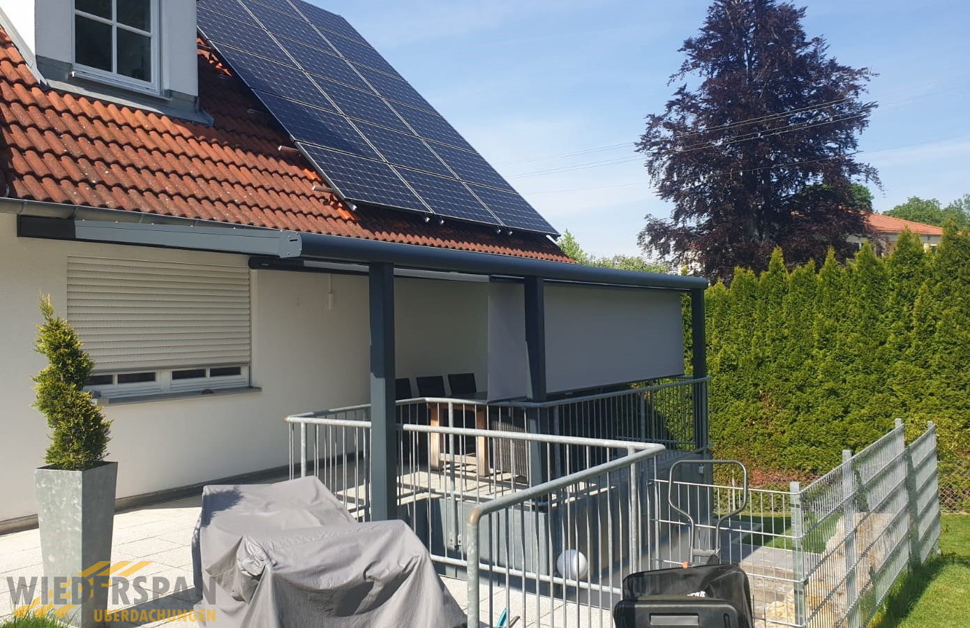 Terrassenüberdachung eingerückt, Unterglasmarkise mit Schattenplus, Aystetten