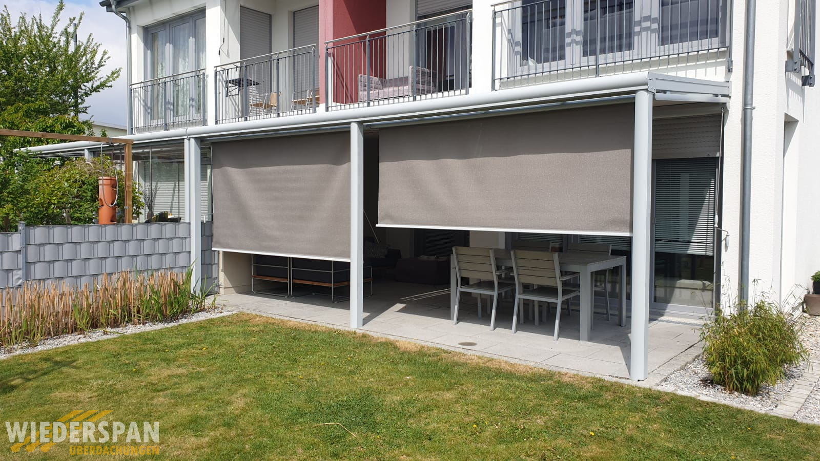 Terrassenüberdachung WD200 mit Nachbar, Unterglasmarkise mit Schattenplus, Gersthofen