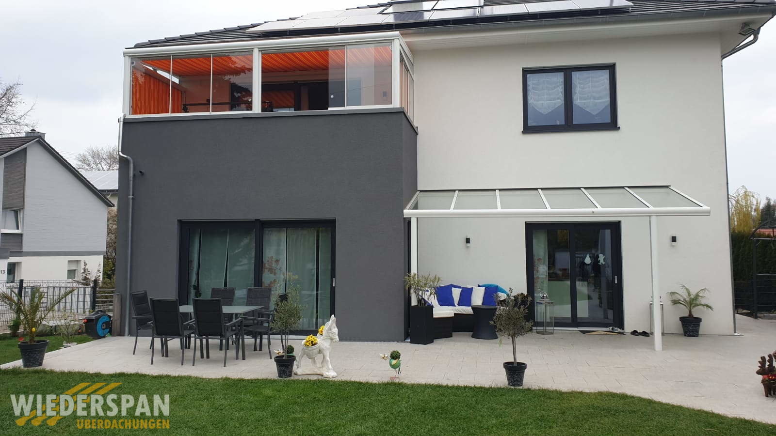 Wintergarten mit Beschattung und Schiebeelemente in Obergeschoss, Terrassenüberdachung, Friedberg